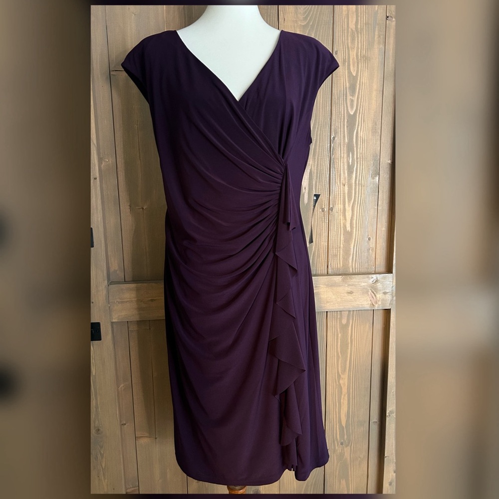 ๐EVAN-PICONE โข Faux Wrap Dress - Picture 4 of 13